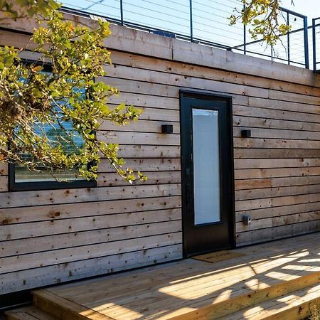 New! The Texas Longhorn-Luxury Container Home フレデリックスバーグ エクステリア 写真