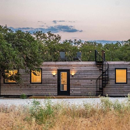 New! The Texas Longhorn-Luxury Container Home フレデリックスバーグ エクステリア 写真